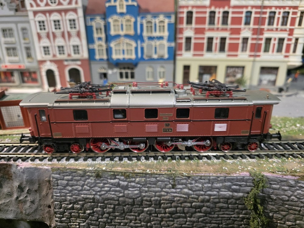 Hamo DR Ep5 Electric Locomotive 8366 HO Scale DC