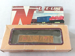 Bachmann N Scale Freight Car Life-line Freight Car in box Excellent *wear to box