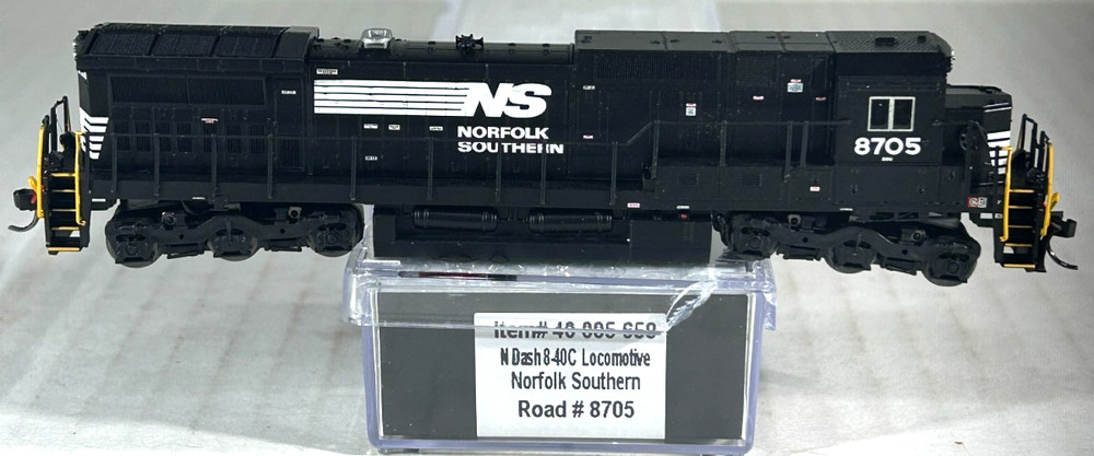 ATLAS SILVER SERIES N SCALE DASH 8-40C LOCOMOTIVE SOUND/DCC READY NS 40005658