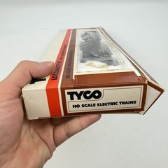 Tyco HO Scale Santa Fe 245-22 638 Powered Locomotive w/ Tender New