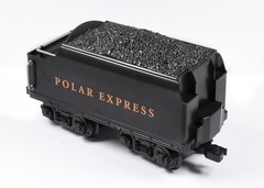 Lionel Polar Express Battery-powered Steam Locomotive and Tender 1225 – Train139