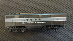 Stewart HO EMD FT-B Diesel DUMMY, New York Central LN, Metal grab bars