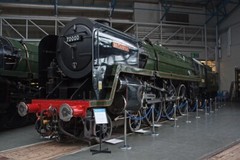 Hornby OO HO British Railways Class BRITANNIA “ROYAL DUTIES” Steam Locomotive MB