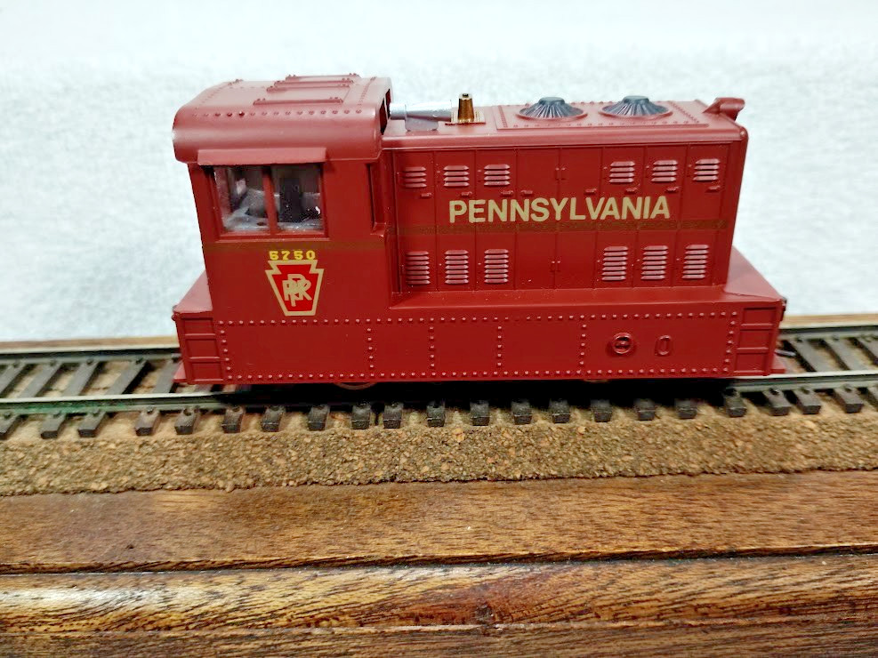 HO Scale Model Power 96709 Pennsylvania Porter Hustler Diesel Engine Rare # 5750