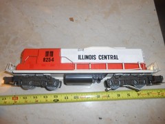 O/O-27 Lionel 8254 Illinois Central engine. as is for parts or repair.