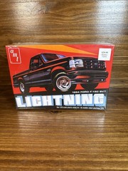 AMT 1/25 1994 Ford F-150 Lightning Pickup AMT1110 Plastics Car/Truck 1/24-1/25
