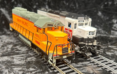 Lot 2 Bachmann Spectrum HO 9139 GM EMD GP30 1962 (blank-white) 8WD, WORKS
