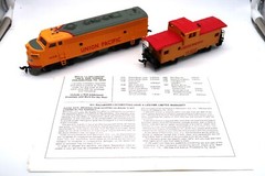 Bachmann HO Scale Loco & Caboose Combo Union Pacific 866 Untested