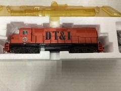 Atlas #9106 HO scale “DT&I” GP-38 with DCC