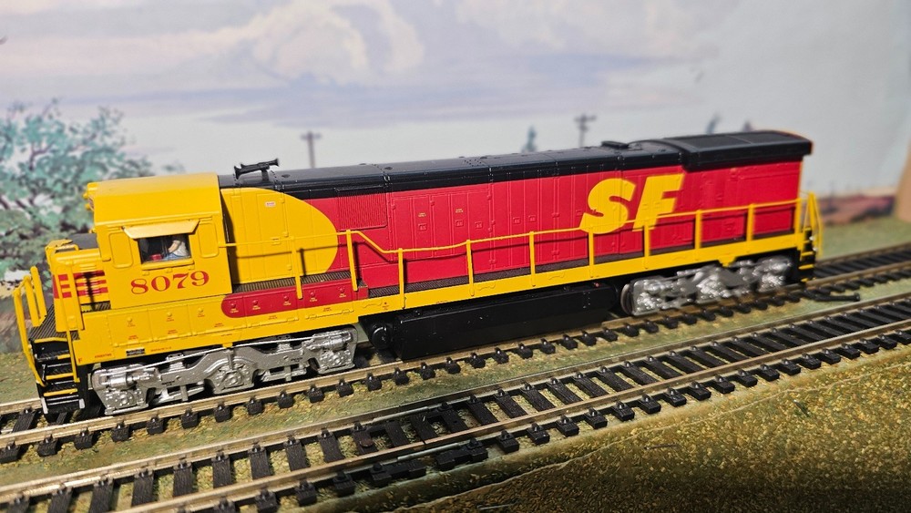 Broadway Limited – DCC w/ SOUND HO Santa Fe SF #8079 GE C30-7 Kodachrome