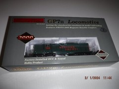 WALTHERS PROTO 2000 HO GP7 PHASE II WESTERN PACIFIC LOCOMOTIVE #702 BRAND NEW!