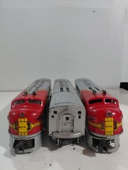 Lionel 2343 O Gauge Model Railroad Post War Santa Fe F7 Diesel Locomotive ABA