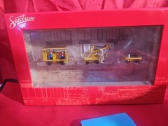HO SPECTRUM 16946 MAINTENANCE OF WAY SELF PROPELLED SPEEDER W/ WORK CRANE & CART