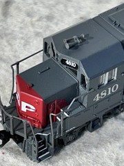 Beautiful Southern Pacific RR Bloody Nose Scheme GP-38-2 Diesel Engine N Gauge