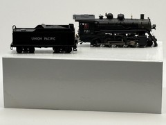 Spectrum HO Baldwin 2-8-0 Black Steam Locomotive Master Railroader Series