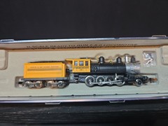 Round House N Scale Bumble Bee 8017 Locomotive 2-8-0 See Details! US Seller