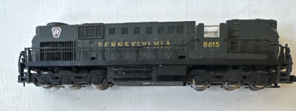 MRC N Scale ALCO Pennsylvania Railroad #8615 & Southern Pacific 9725