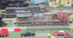 O Gauge 3-Rail Santa Fe #605 & BNSF #788 Diesel Locomotives Red/Silver/Yellow