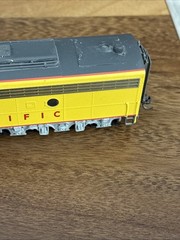 Life Like HO E9 Union Pacific #949 UP Yellow Green Tested