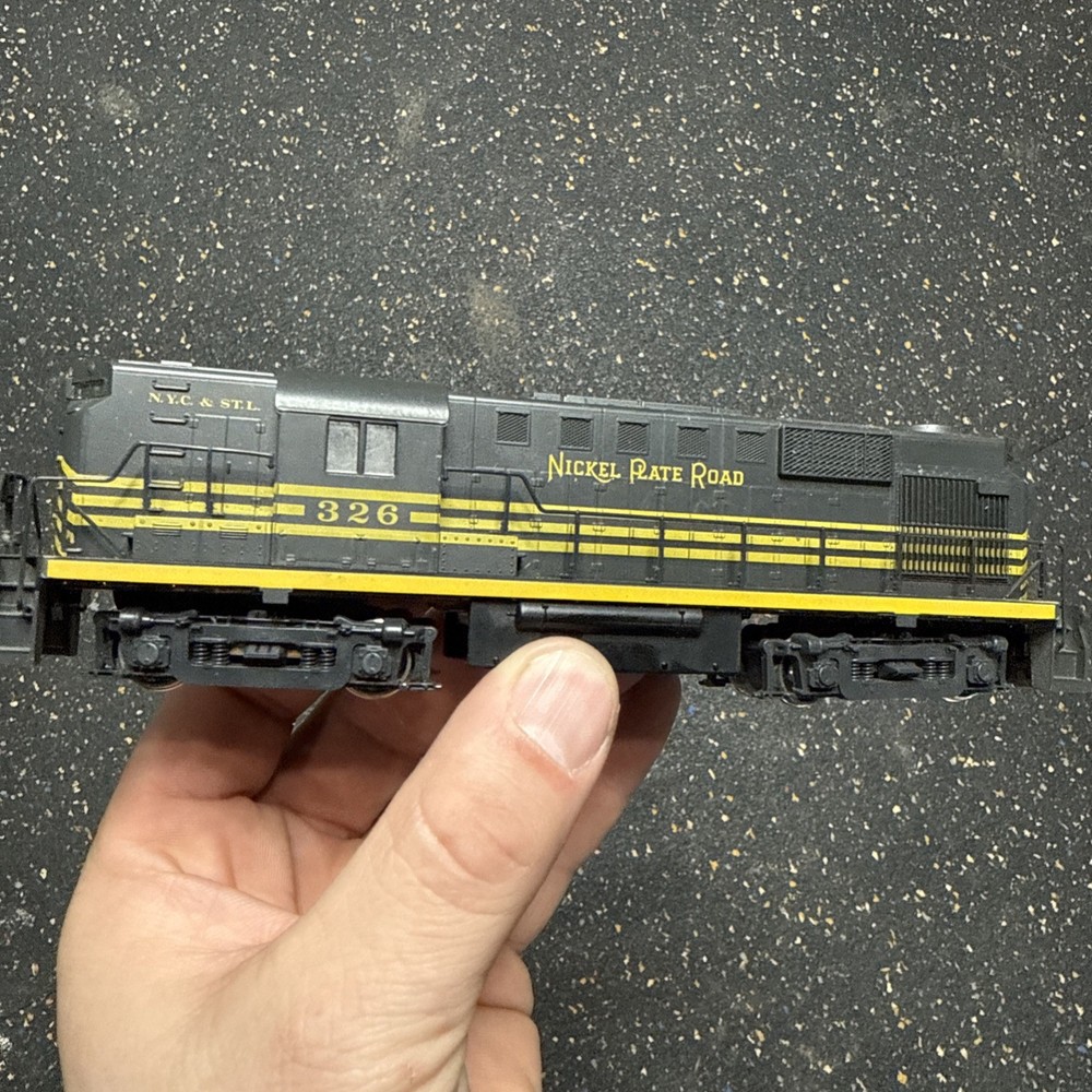 Atlas/Kato HO Nickel Plate Road #326 RS11 Diesel Engine DC NO BOX