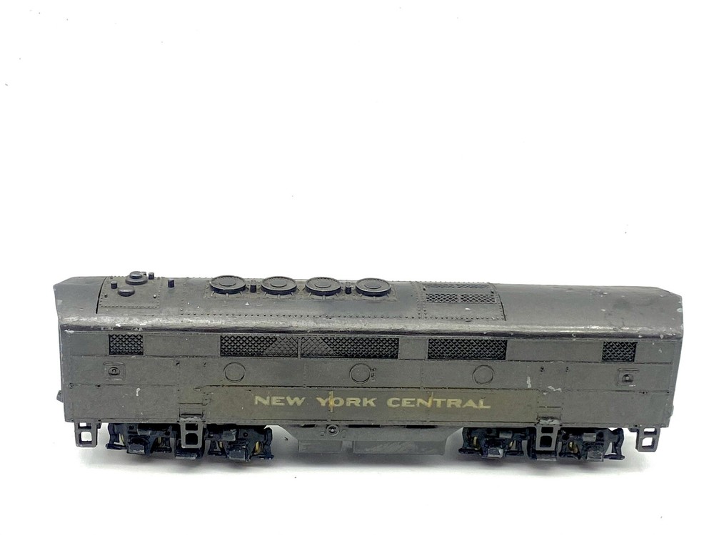 Vintage Varney Metal New York Central B Unit Locomotive HO Non Powered Dummy