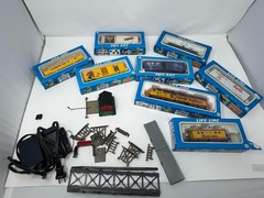 VTG Life Like HO Chessie System 4810 Train Locomotive Cars Lot In Original Boxes