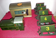 Biller Bahn “O” Clockwork 013, Shed, 5 Dump Cars, (3-7) 28 Pcs Track + Runs