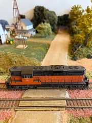 HO Proto 2000 #433-31148 GP9I Milwaukee Road # 2442 w/DCC Decoder Installed IOB.