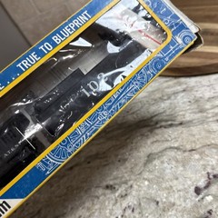 AHM / Rivarossi HO Santa Fe 0-8-0 USRA Switcher Locomotive #102 & Coal Tender