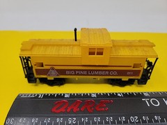 Lot 5 Cox HO Railroad Cars Big Pine Lumber/Northern Pacific NOT Tested Hong Kong