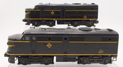 Lionel 2032 Vintage O Erie Alco AA Diesel Locomotive Set EX