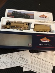 Bachmann 32-255A WD Austerity 2-8-0 Khaki Desert Send