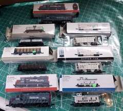 SOUTHERN PACIFIC LOCOMOTIVE ENGINES Cars Lot High Speed Toy Train