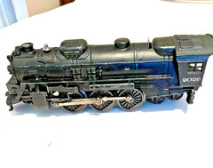 Vintage Lionel steam train set – locomotive #2026, tender, 4 Freight Cars, RUNS