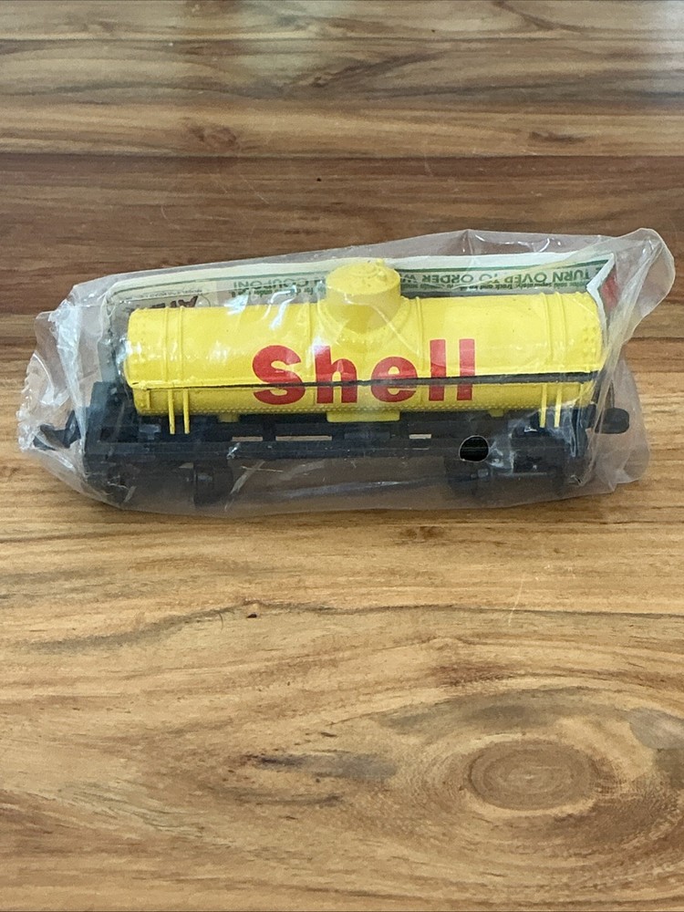 Atlas Model Railroad Co. Shell Oil Tanker Die Cast Train Car Set-HO Scale Sealed