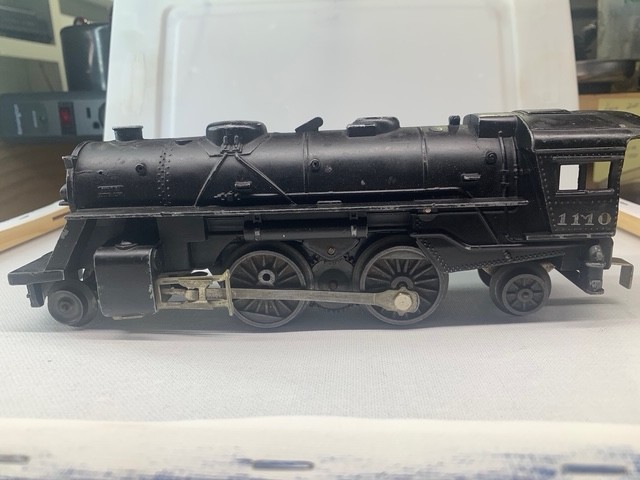 Lionel 027 postwar 1110 locomotive and tender