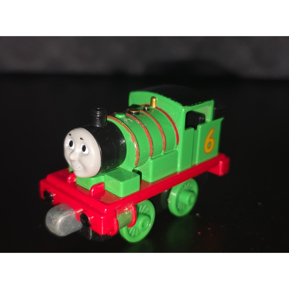 Thomas & Friends Percy Take-n-Play Die-Cast Metal Magnetic Train Engine R8648
