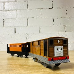 Toby & Henrietta Thomas & Friends Trackmaster Motorised Battery TOMY Trains