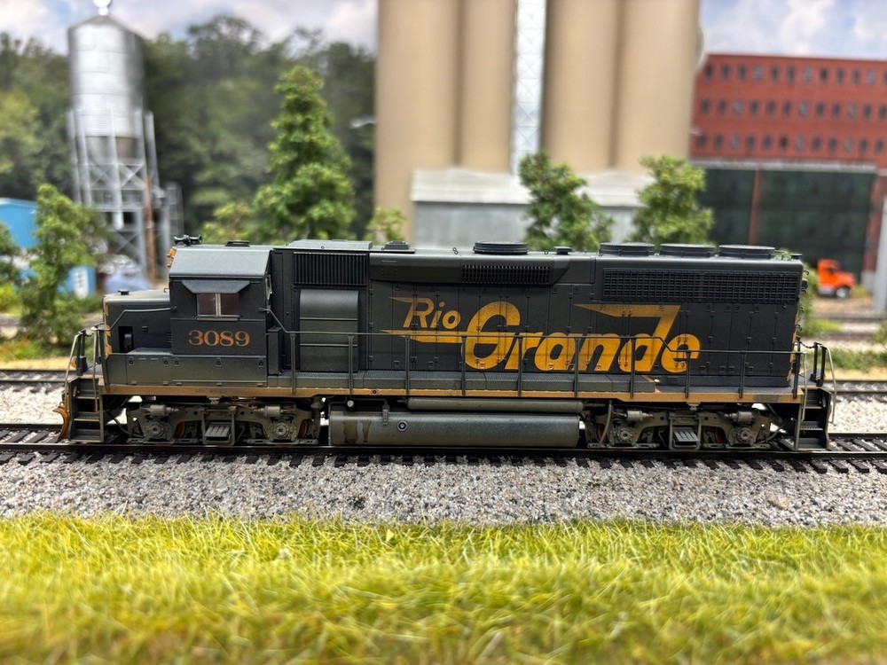 HO Scaletrains DRGW GP40 #3089 DCC/LokSound 5 Custom Weathered