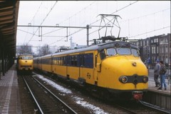 Lima HO 1:87 Dutch NS Railways MAT 54 DOGHEAD INTERCITY Multiple Unit + 2 Extra!