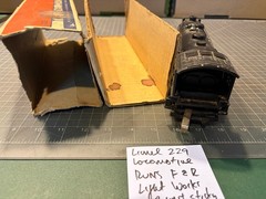 Lionel Train 229 Diecast 2-4-2 Steam Locomotive w/Light RUNS w/Box & Insert LotC