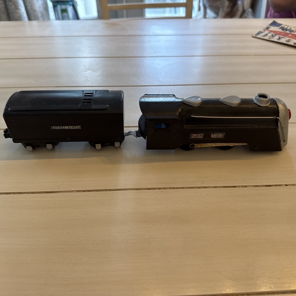 Commodore Vanderbilt Streamlined Steam Locomotive + Tender O Gauge-Tested Works