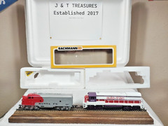 HO Scale Bachmann Diesel Locomotives Auto-Train 4000 & Santa Fe 307 (Need Work)