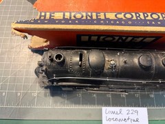 Lionel Train 229 Diecast 2-4-2 Steam Locomotive w/Light RUNS w/Box & Insert LotC