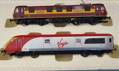 Hornby OO “Virgin Charter Relief Train Pack”: EWS Class 90 & VIRGIN DVT, # R2955