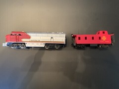 AHM Santa Fe C Liner Locomotive And Bachmann Caboose Lot 2