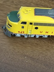 Life Like HO E9 Union Pacific #949 UP Yellow Green Tested