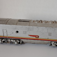 Lionel Santa Fe O Gauge Diesel Locomotive Silver Red Yellow Metal 1:48