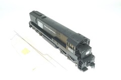 HO Athearn Penn Central Black diesel, #6533, NO box, parts bag +rails, Tested