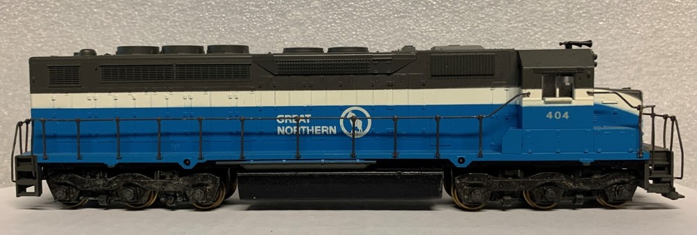 HO Scale Athearn SDP40/404 Great Northern Powered Diesel Locomotive